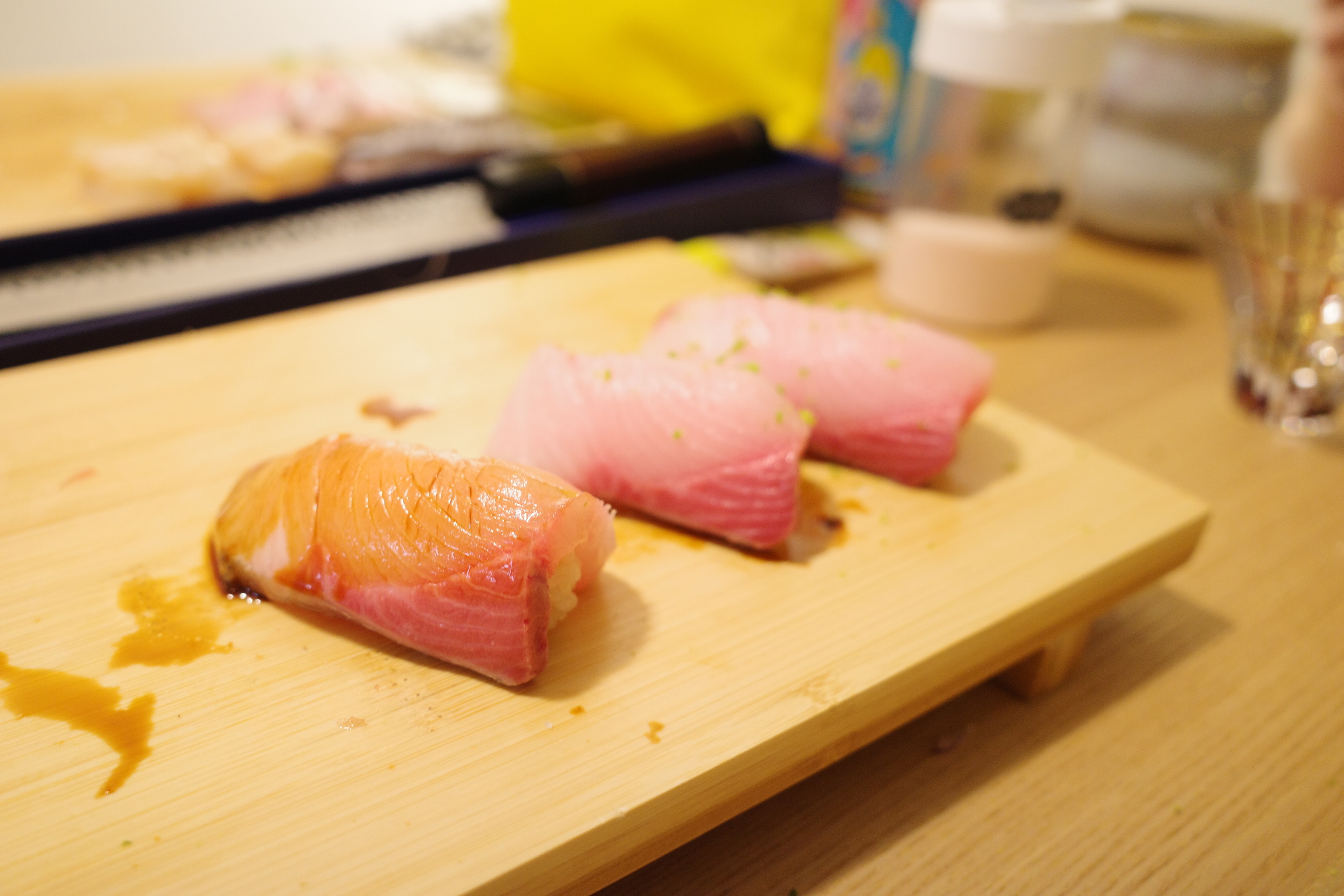 近所の友人が寿司づくりにハマりかれこれ5回くらい?やってる。やめないでほしい
